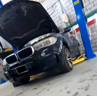 BMW على الرافعة